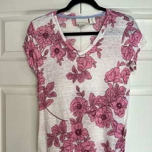 Cynthia Rowley White and Pink Floral Short Sleeve VNeck Tee Size Small NWOT